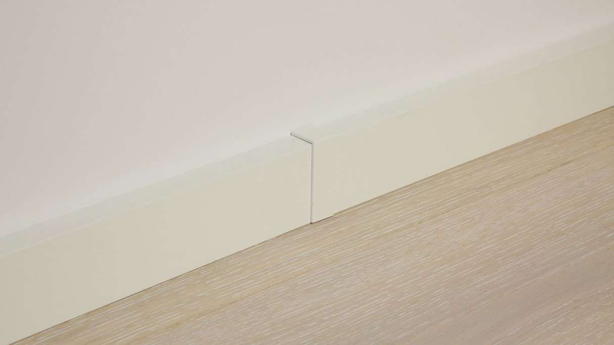 Verbindungsstück selbstklebend für Fußleiste F100201M Modern Weiß 18 x 50 mm - 2St. (9062282001)