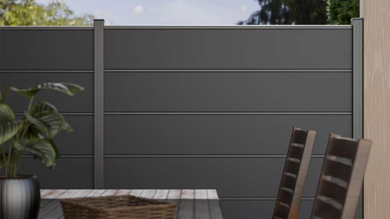 planeo Gardence Simply Premium - PVC-Steckzaun Anthrazitgrau mit Lisenen in Anthrazit 180 x 180 cm