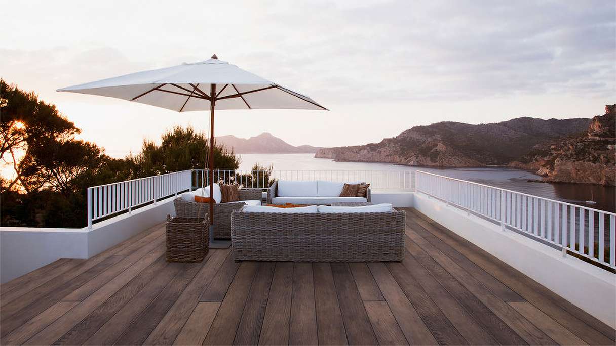 planeo Authoria PureBoard Terrassendiele Massiv - Antik Brown Oak 3.6m strukturiert