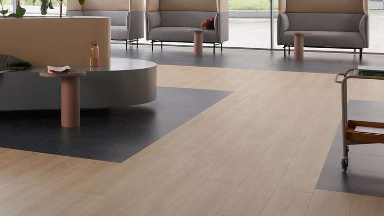 planeo Klebevinyl - SilentIQ Wood 2in1 Objekt Rovenza | Trittschalldämmung integr. (F-DW-SIQ-7080)