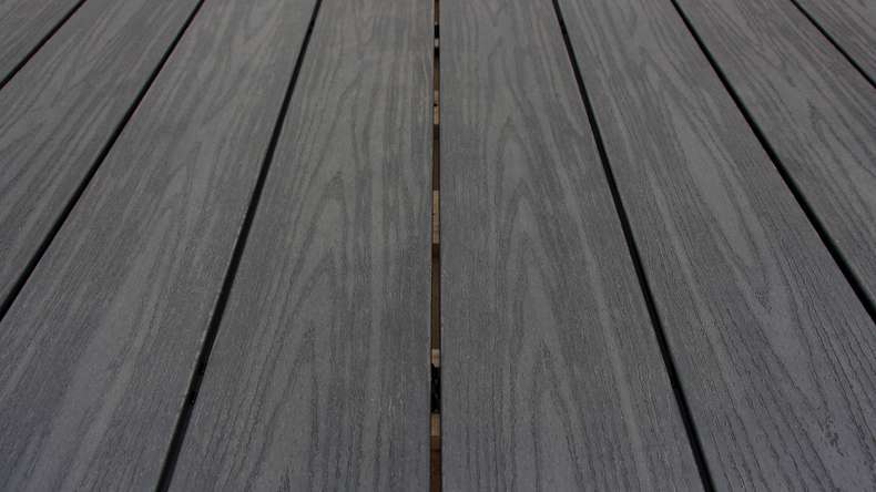 planeo TitanWood - Massivdiele dunkel-grau antik gealtert/gebürstet 4m | 5m