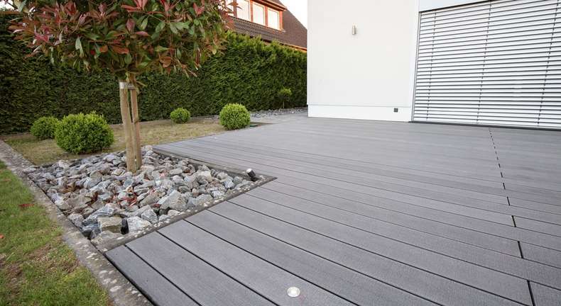 Komplett-Set TitanWood 3m Massivdiele Holzstruktur Hellgrau 21m² inkl. Alu-UK