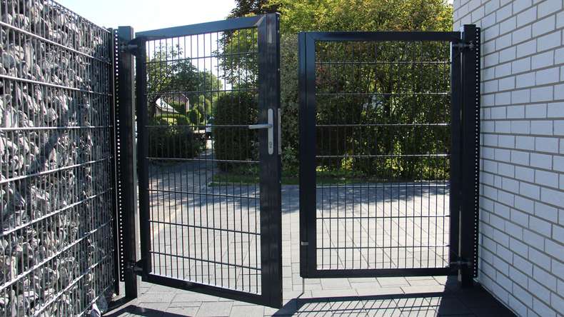 planeo Universaltor schwer 2-flg. Symetrisch Anthrazit H 1800 x B 2400 inkl. Torpfosten