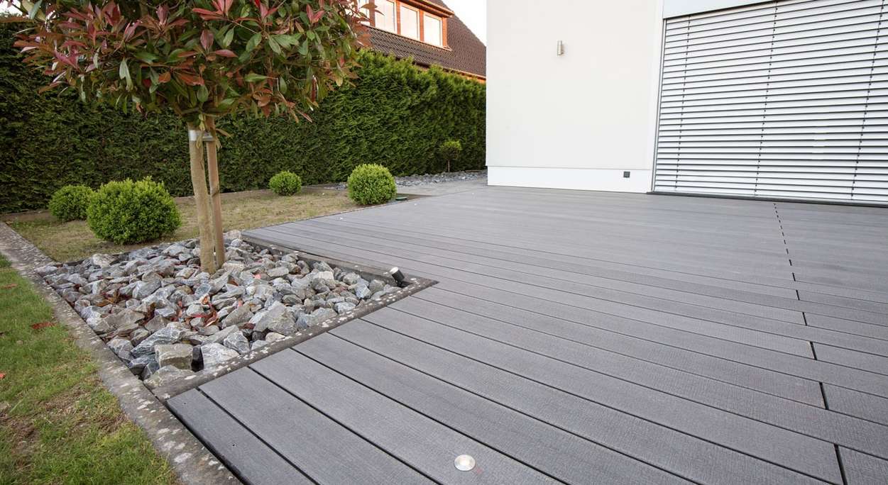 Komplett-Set TitanWood 3m Massivdiele Holzstruktur Hellgrau 42.3m² inkl. Alu-UK