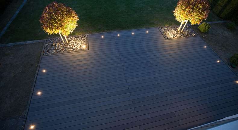 Komplett-Set TitanWood 3m Massivdiele Holzstruktur Hellgrau 9.2m² inkl. Alu-UK