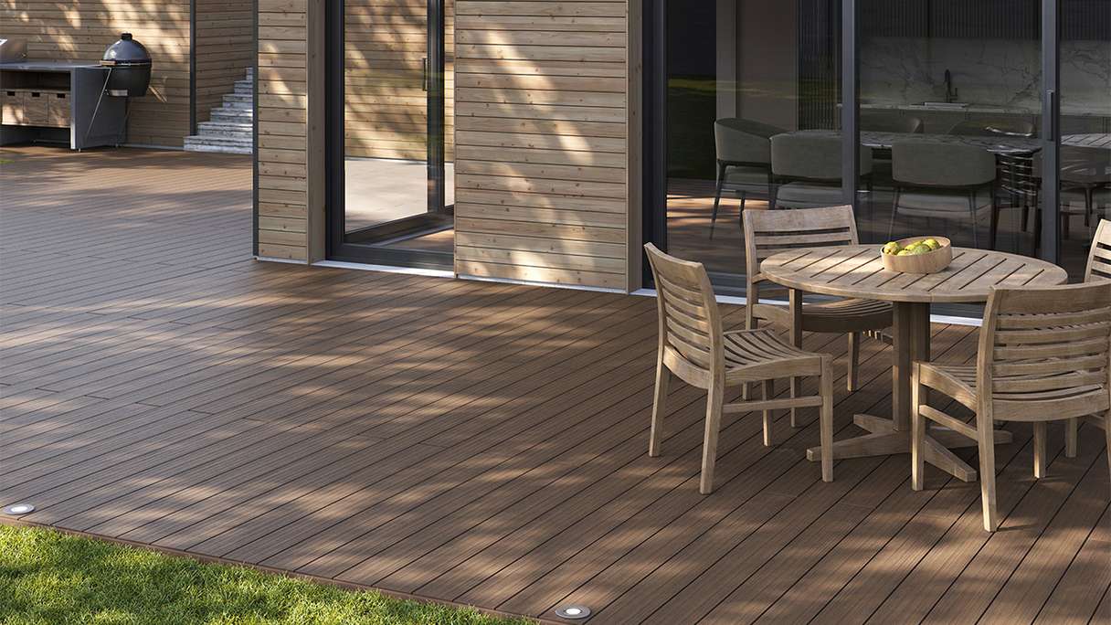 planeo AntikWood WPC Terrassendiele Massiv - Hellbraun 3m antik gealtert