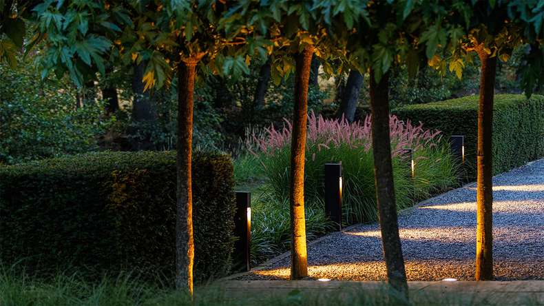 planeo Gartenbeleuchtung 12V - LED-Sockelleuchte Alon - 3.3W 310 Lumen