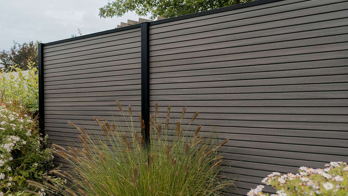 planeo LINEA - WPC CoEx Rhombus Steckzaun Dunkelgrau 176 x 183 cm