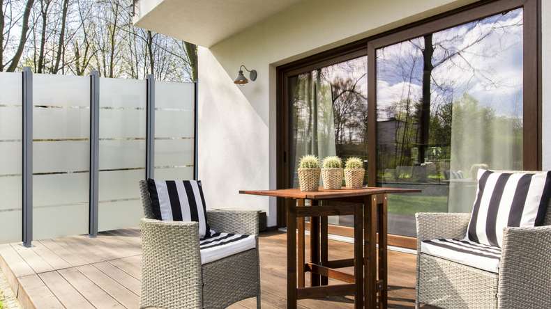 planeo Gardence Flair - Glas-Sichtschutz Hochkant Blockstreifen