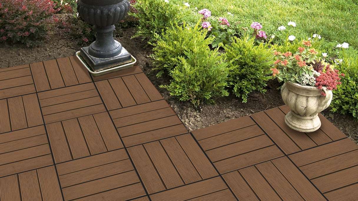 planeo Holz-Terrassenfliese Thermoesche geriffelt 30x30 cm - 6 Stk