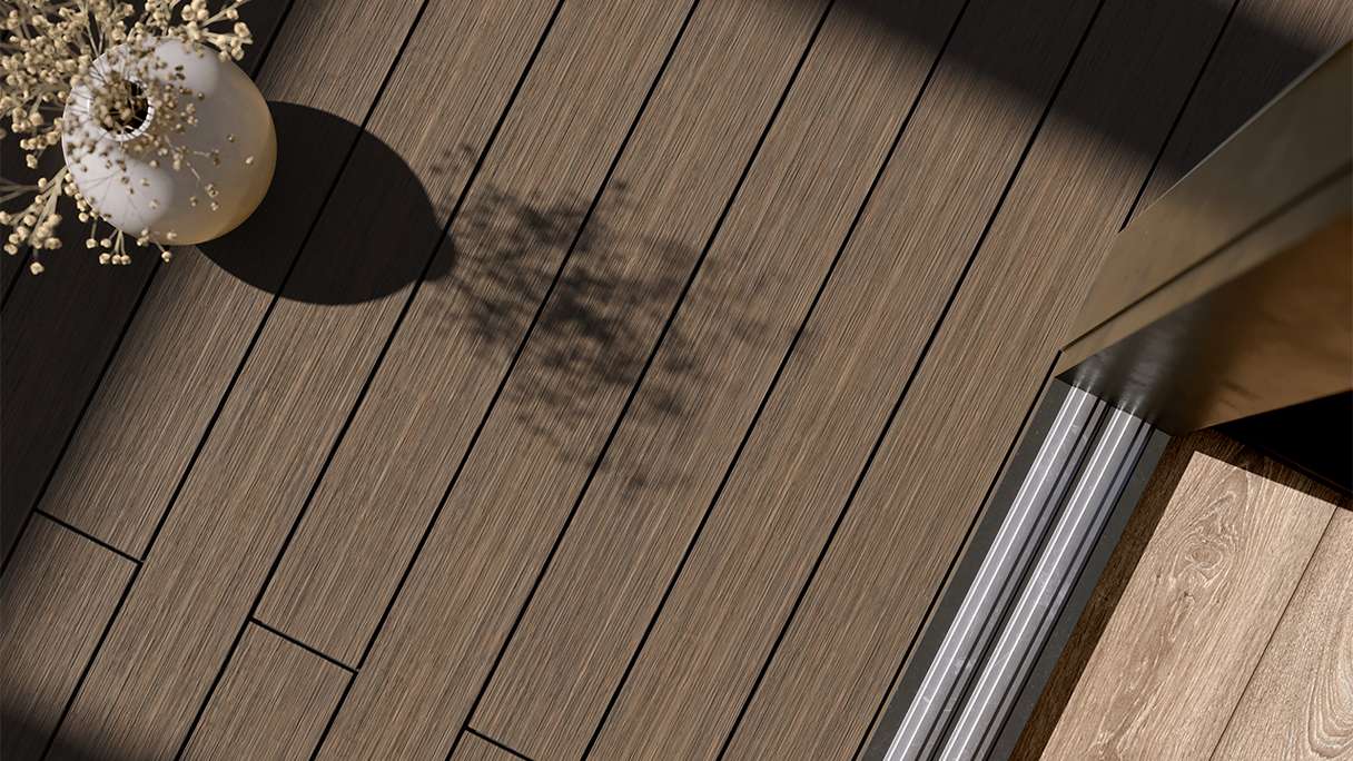 planeo AntikWood WPC Terrassendiele Massiv - Hellbraun 3m antik gealtert
