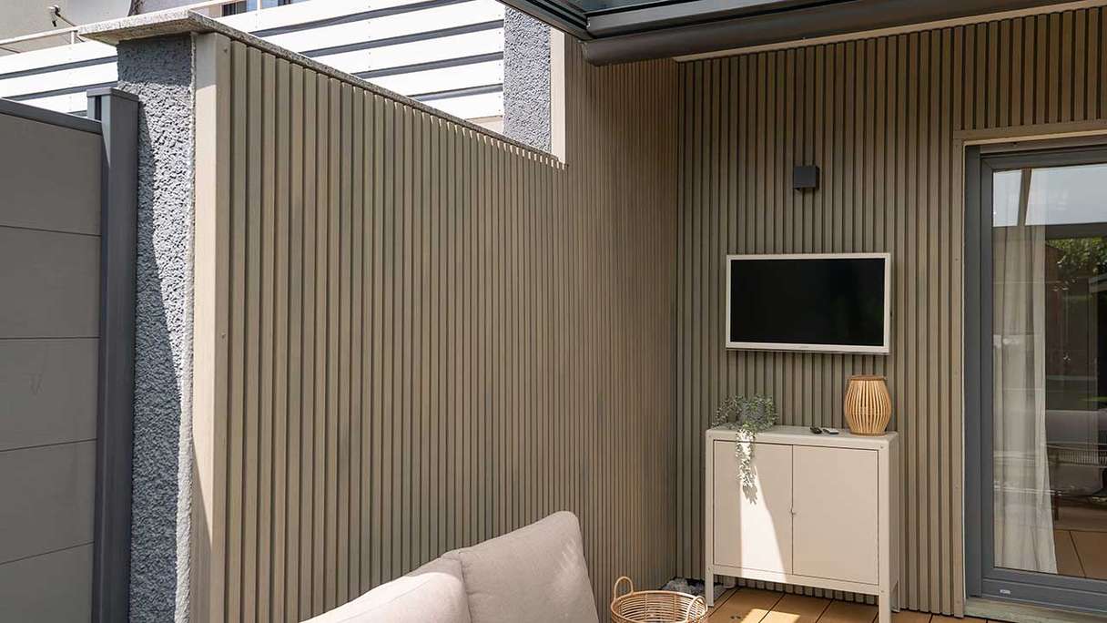 planeo LINEA Wide - WPC CoEx Fassadenverkleidung Hellgrau 2900 x 181 mm
