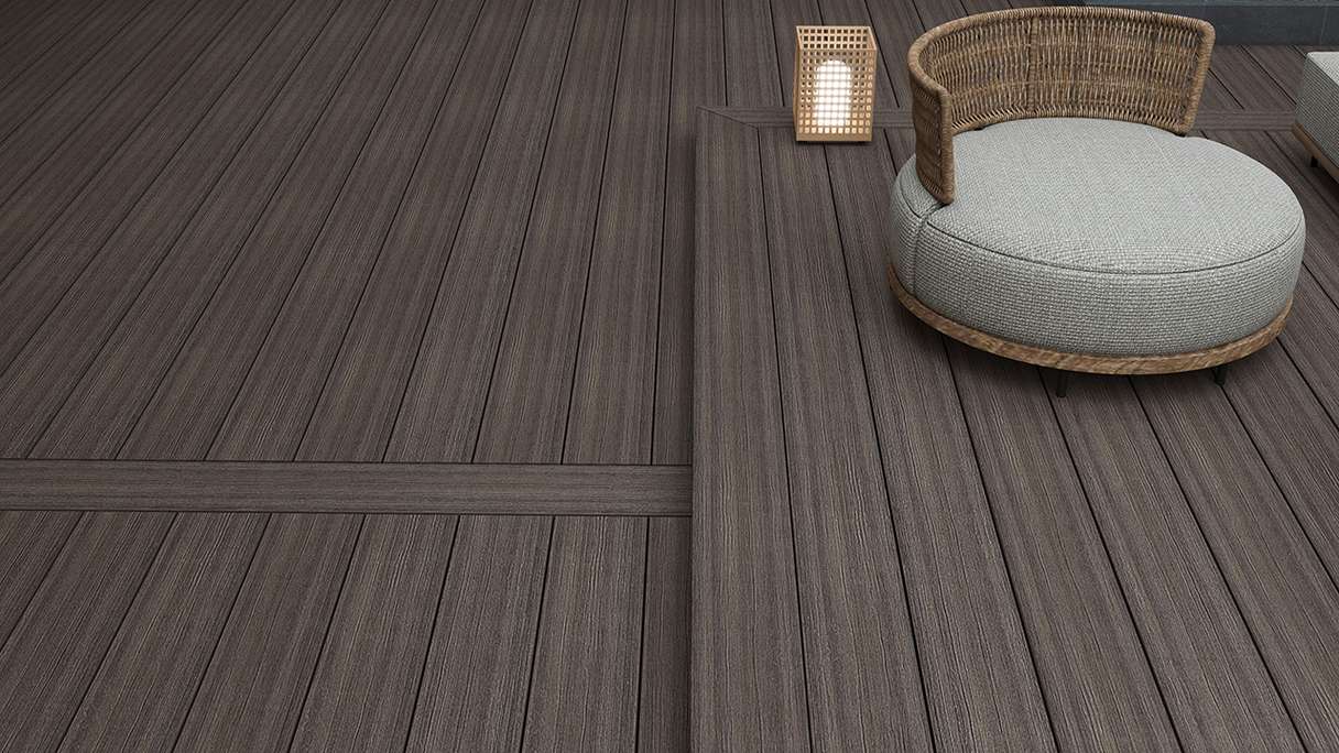 planeo MAXLine Antik - 3m WPC CoEx ummantelte XL Terrassendiele Massiv - Dunkelbraun rustikal strukturiert/glatt gebürstet