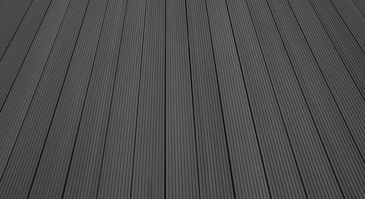 Komplett-Set TitanWood 3m Massivdiele Rillenstruktur dunkelgrau 30.4m² inkl. Alu-UK